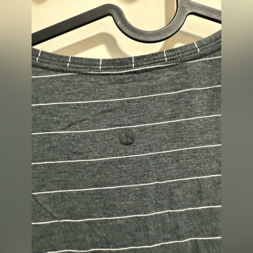 Lululemon love crewneck t shirt - Picture 4 of 4